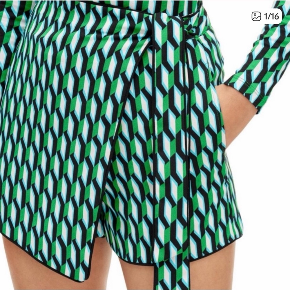 Diane Von Furstenberg x Target Side Wrap Arrow Geo Green Mini Skort Size L NWT